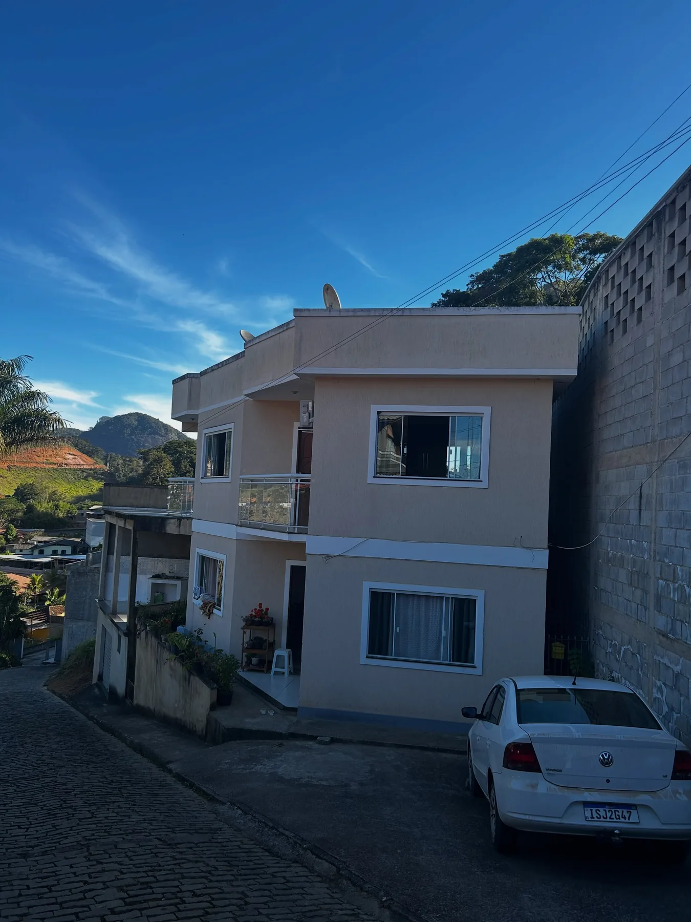 Prédio com duas casas e loja — foto 3