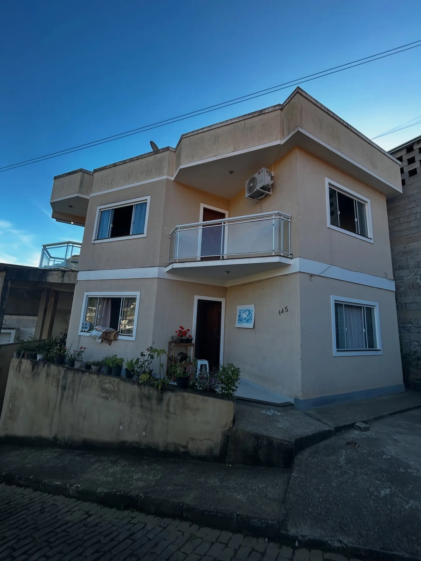 Prédio com duas casas e loja — foto 4