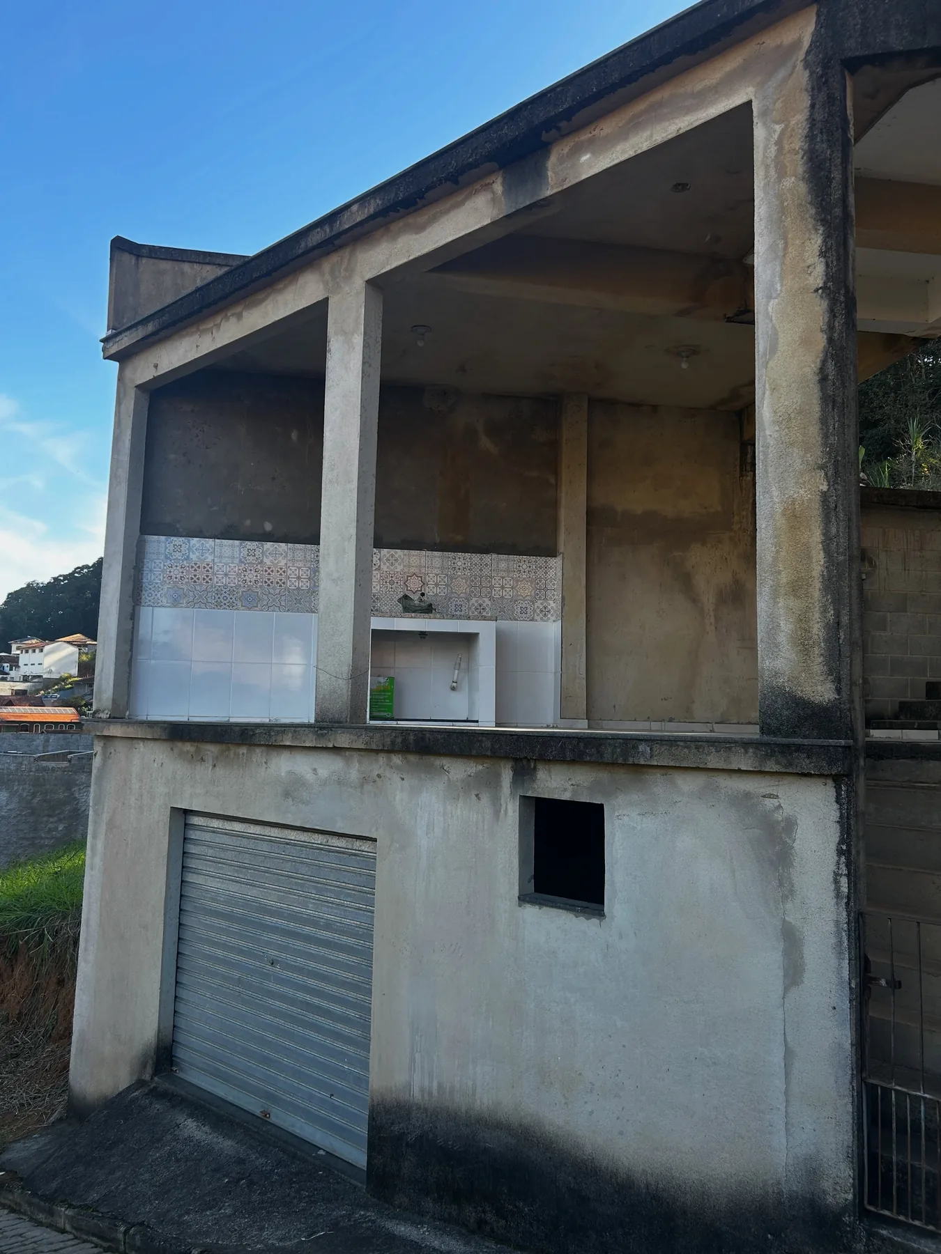 Prédio com duas casas e loja — foto 5
