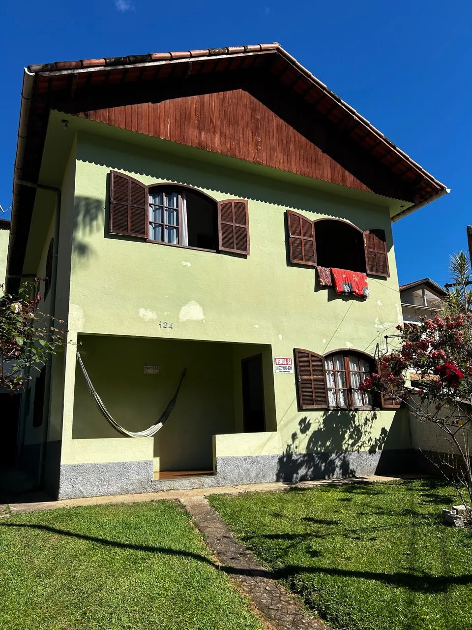 Casa térrea com amplo terreno no Centro em Centro, Duas Barras, RJ
